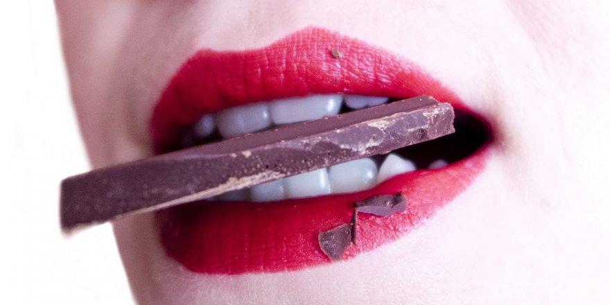 Çikolata Düşkünleri Eşlerine Yalan Söylüyor