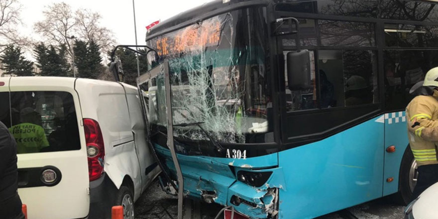İstanbul Beyazıt'ta halk otobüsü yayalara çarptı: Çok sayıda yaralı
