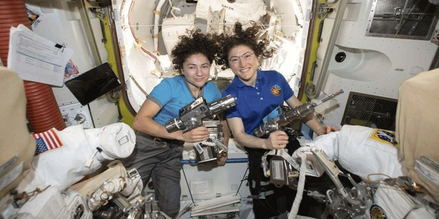 Kadın astronot ekibinden uzay yürüyüşü