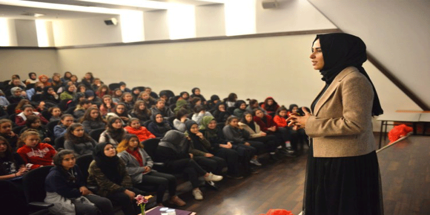Bursa'da öğrencilere 'duygu yönetimi' semineri