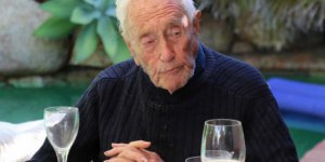 104 yaşındaki bilim insanı Avustralya'dan İsviçre'ye 'ölüm yolculuğuna' başladı