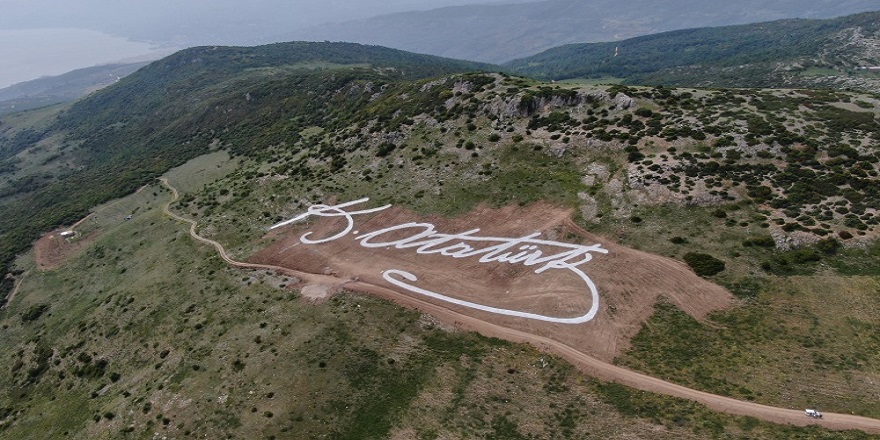 133433455-ataturkun-imzasi-gemlikin-zirvesinde-5.jpg
