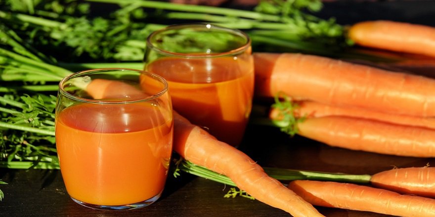 carrot-juice-1623157_960_720-001.jpg