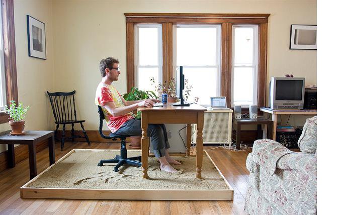 Çoğu insan işini evine taşır.