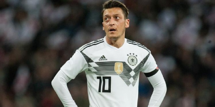 mesut-ozil-almanya-milli-takimini-birakti_480026919.jpg