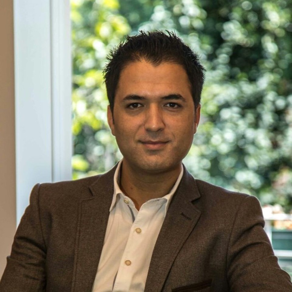 Psikiyatrist Dr. Hakan Karaş